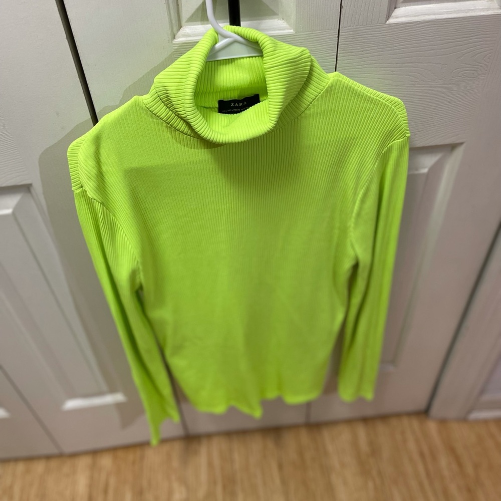 Zara men’s neon turtleneck sweater